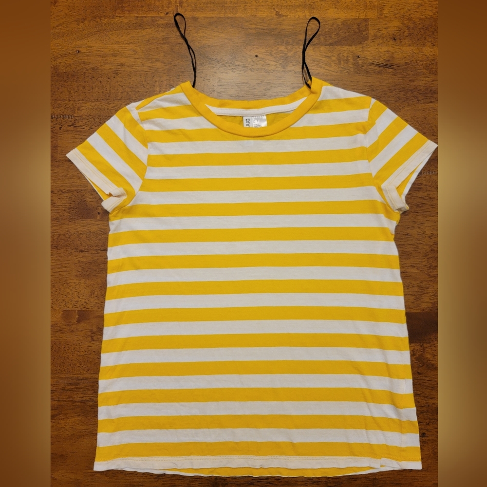 H&M Short Sleeve Tees shirt womens size small